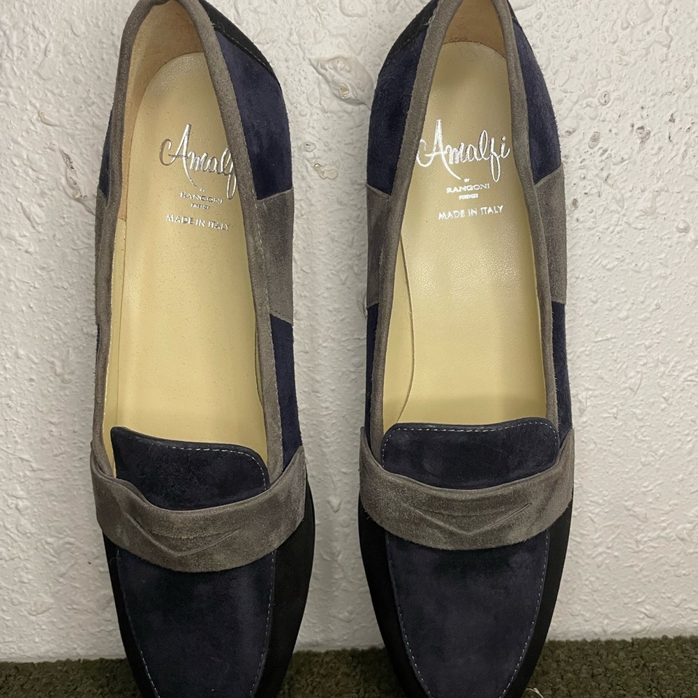 Amalfi Women's Classic Navy and Gray Loafers